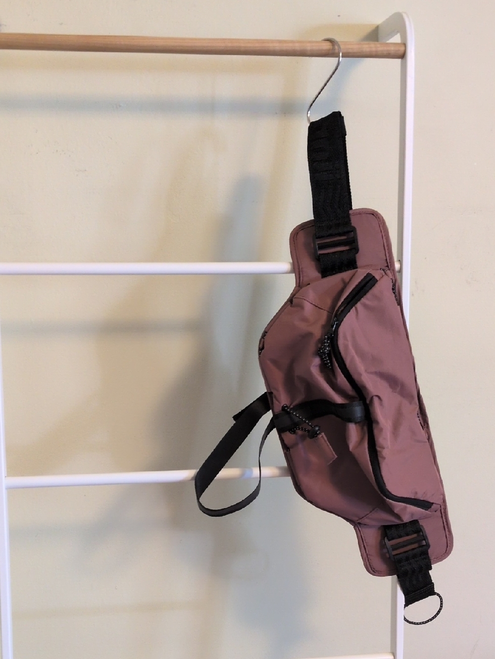 Unisex Janji Multipass Sling Bag